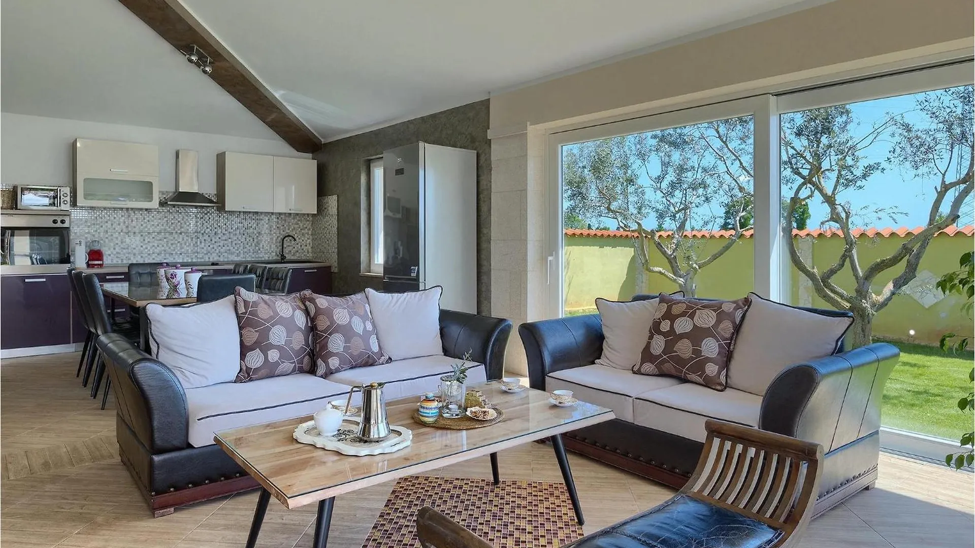 Villa Zafirah Pula Holiday home