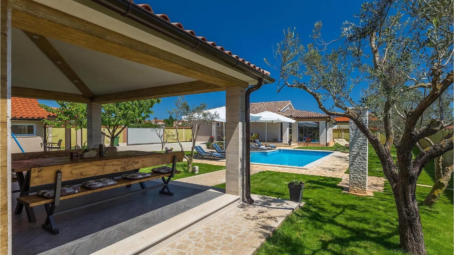 Villa Zafirah Pula Holiday home