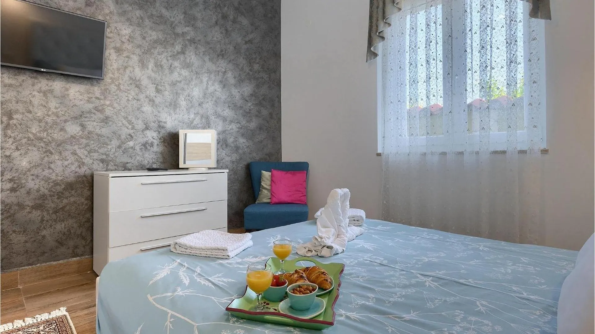 Villa Zafirah Pula 0*,  Croatia