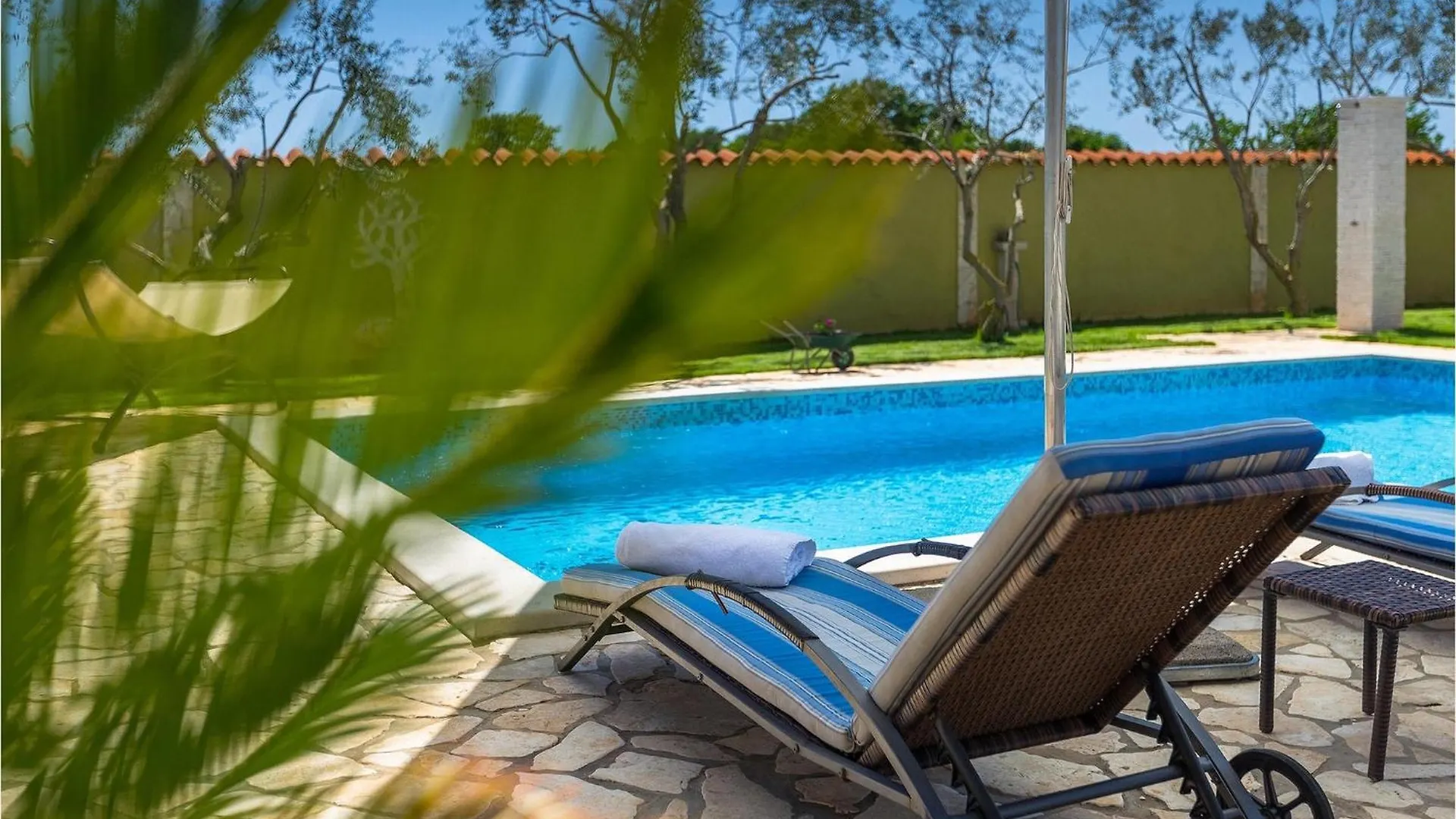 Villa Zafirah Pula Holiday home