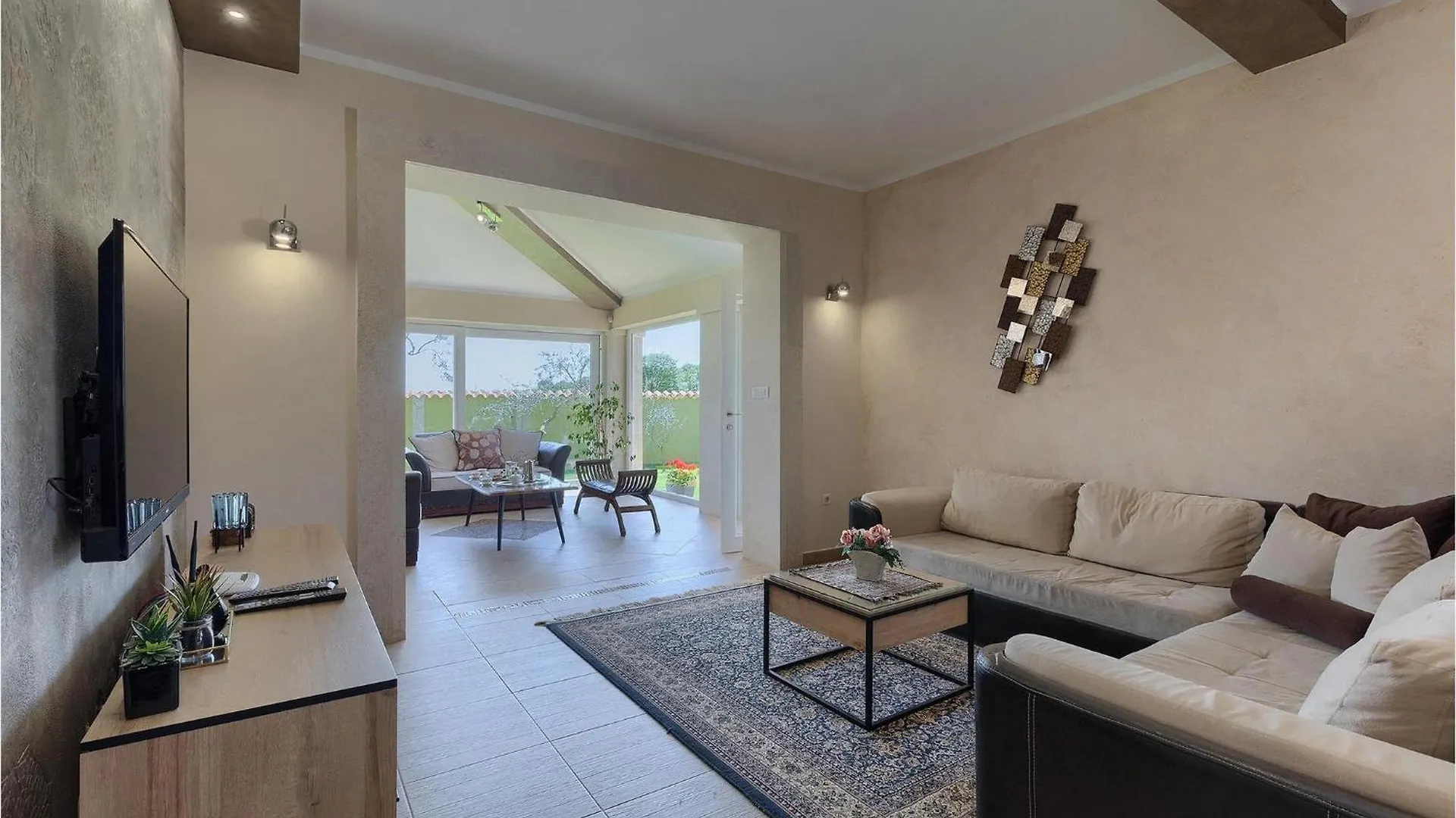 Villa Zafirah Pula Holiday home