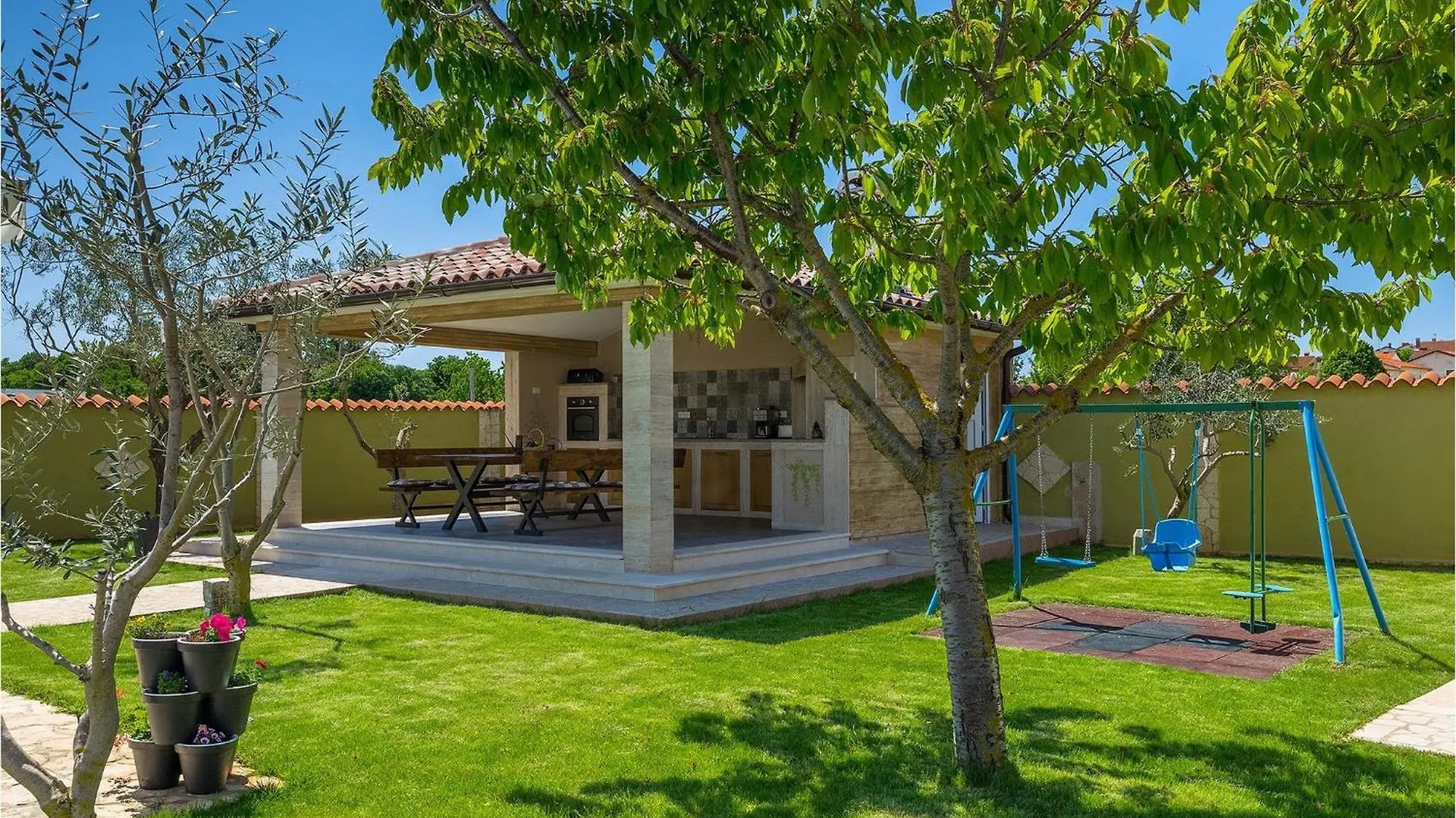 Villa Zafirah Pula 0*,  Croatia