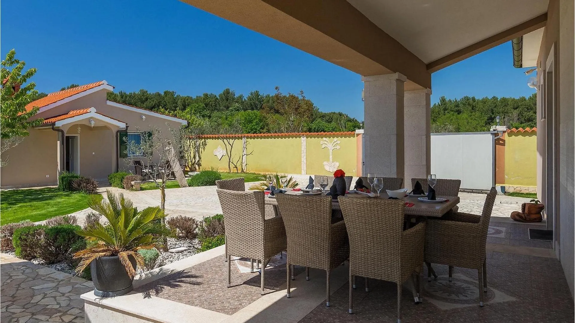 Villa Zafirah Pula Holiday home