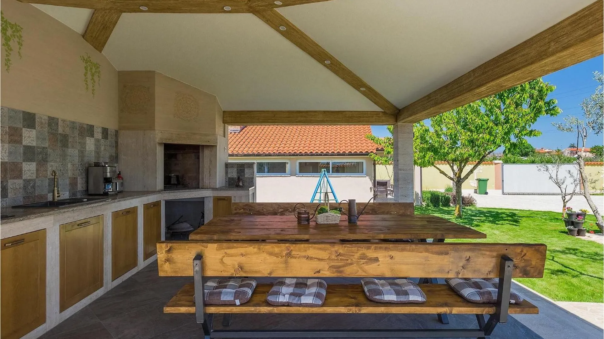 Villa Zafirah Pula Holiday home