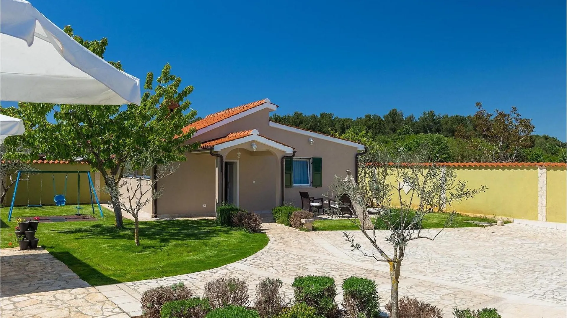 Villa Zafirah Pula Holiday home